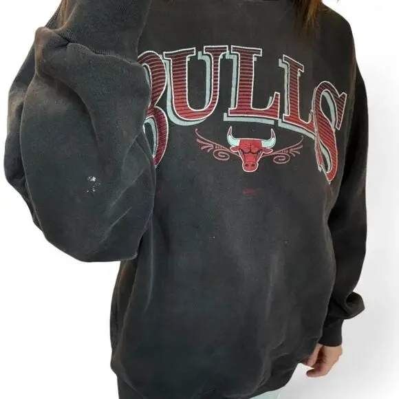 Vintage Chicago bulls black crew neck sweatshirt distressed - Picture 3 of 8